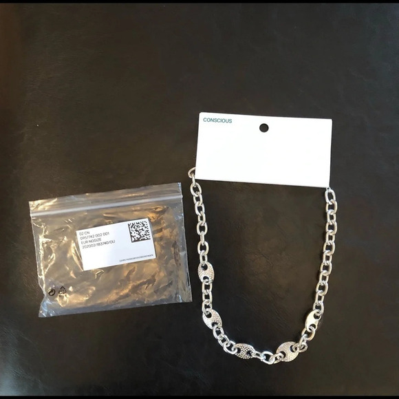 H&M NWT Rhinestone-decorated  Necklace - Picture 3 of 4